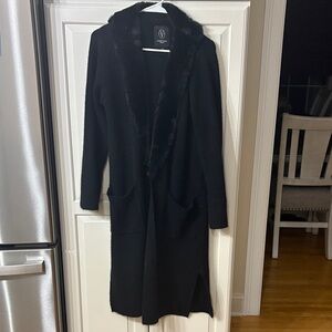 Vertigo Paris Chic Black Knit with Faux Fur Trim